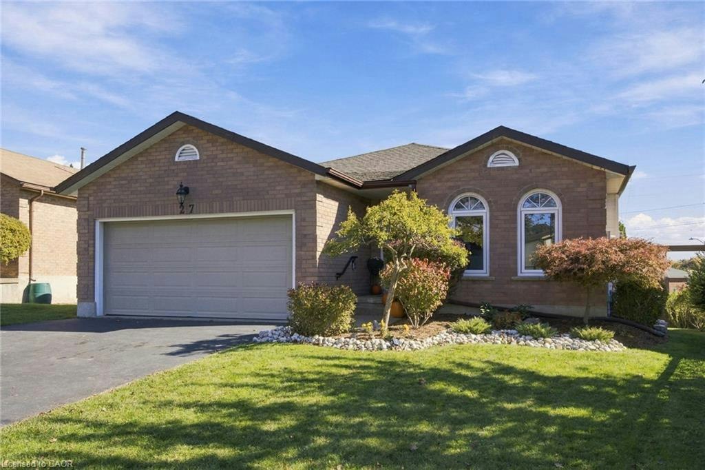 27 Costain Court, Kitchener, ON, N2N 3A5