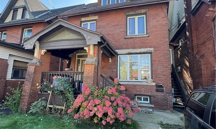 16 Rutherford Avenue