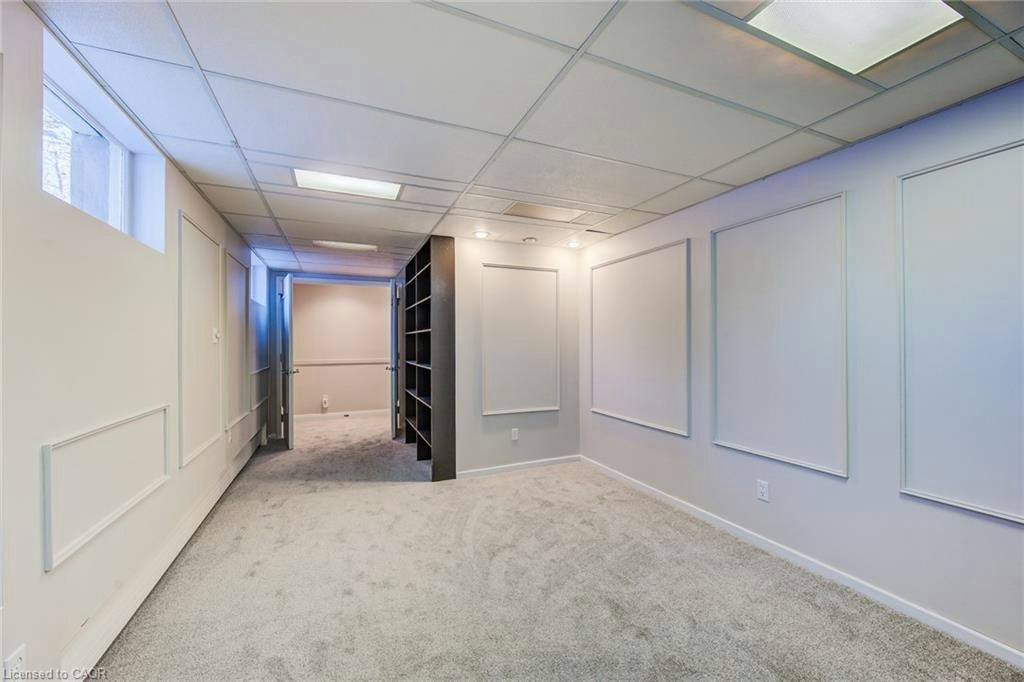 332 Longfellow Drive, Waterloo, ON, N2L 2S3 - 30