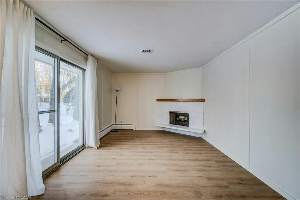 332 Longfellow Drive, Waterloo, ON, N2L 2S3 - 8