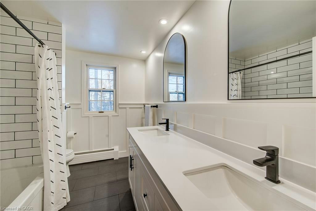 332 Longfellow Drive, Waterloo, ON, N2L 2S3 - 25