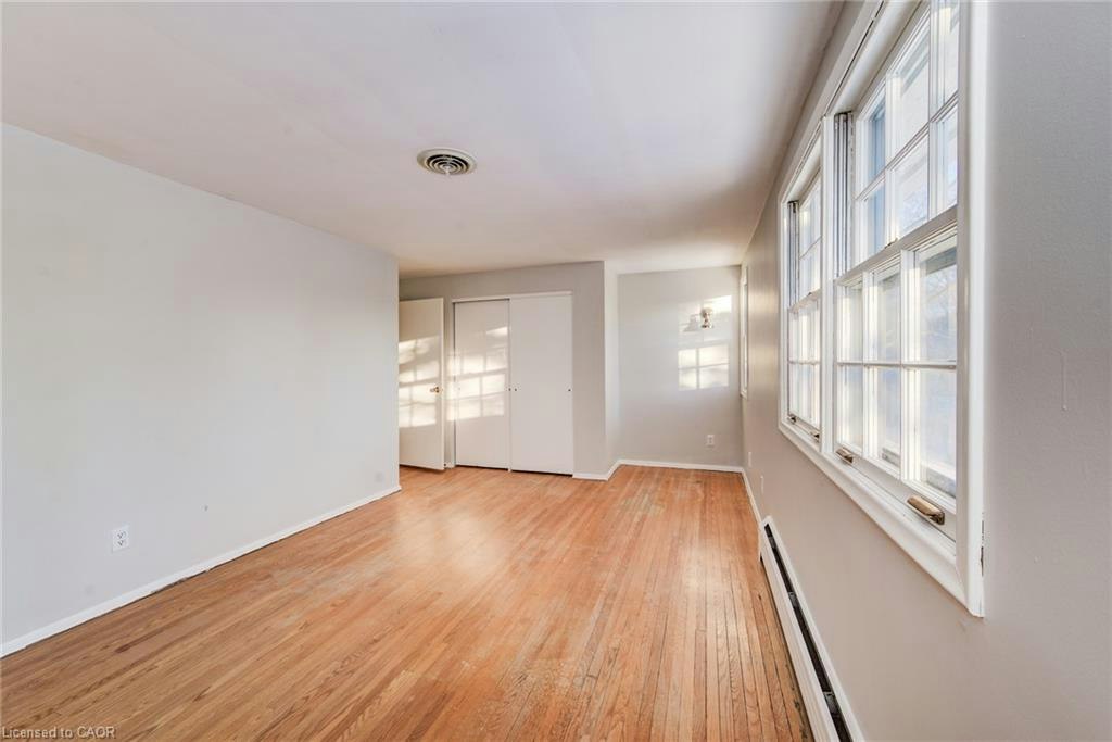 332 Longfellow Drive, Waterloo, ON, N2L 2S3 - 20
