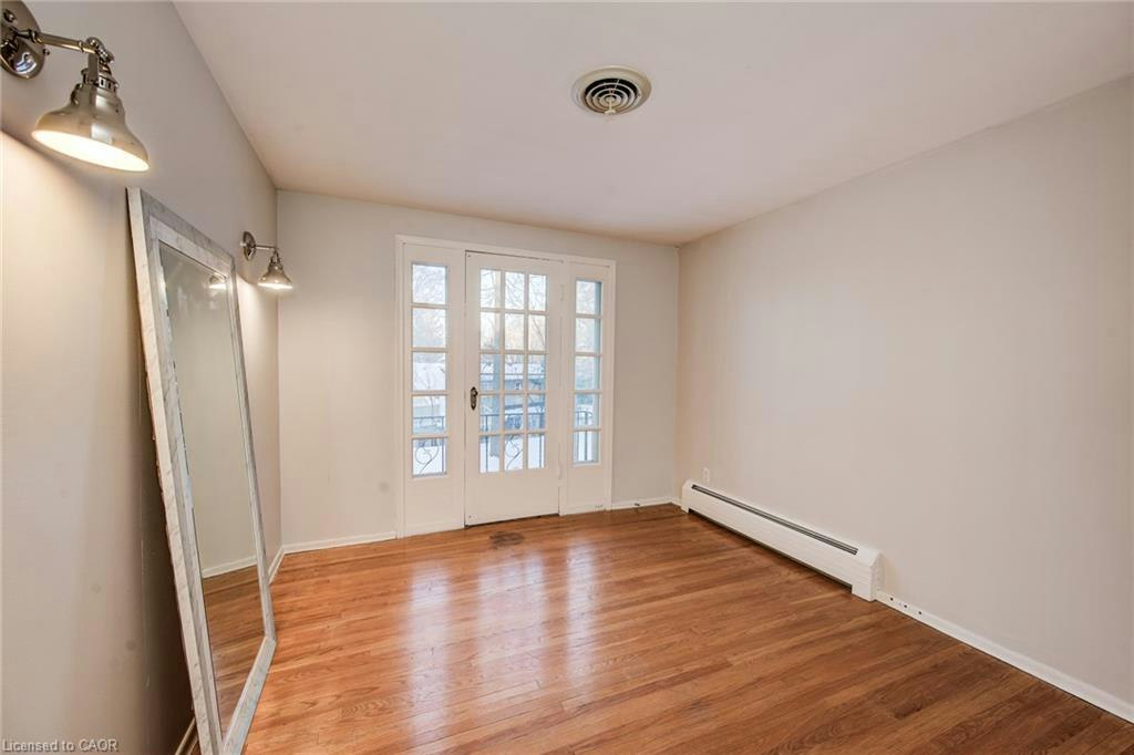 332 Longfellow Drive, Waterloo, ON, N2L 2S3 - 24