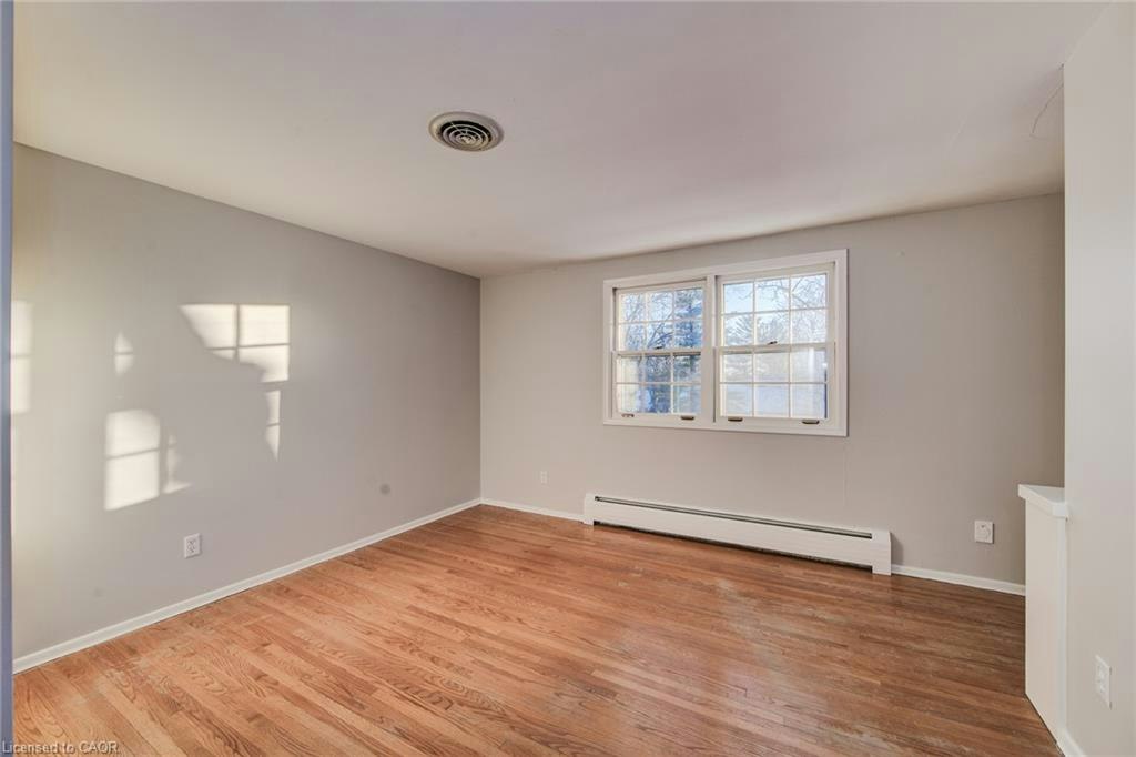 332 Longfellow Drive, Waterloo, ON, N2L 2S3 - 23