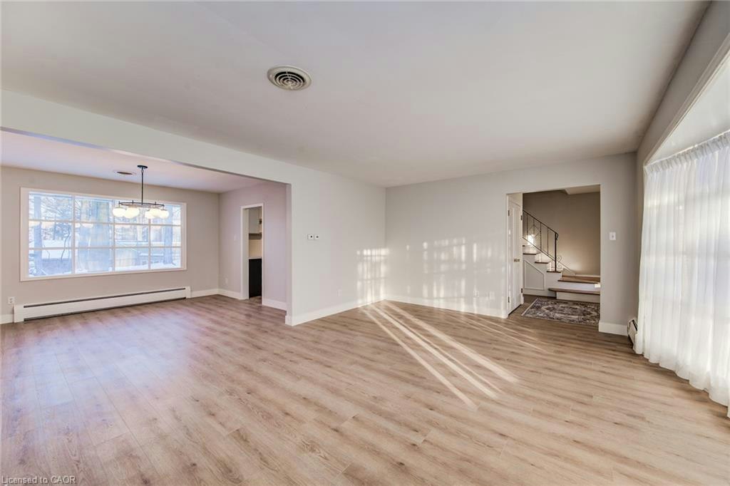 332 Longfellow Drive, Waterloo, ON, N2L 2S3 - 9