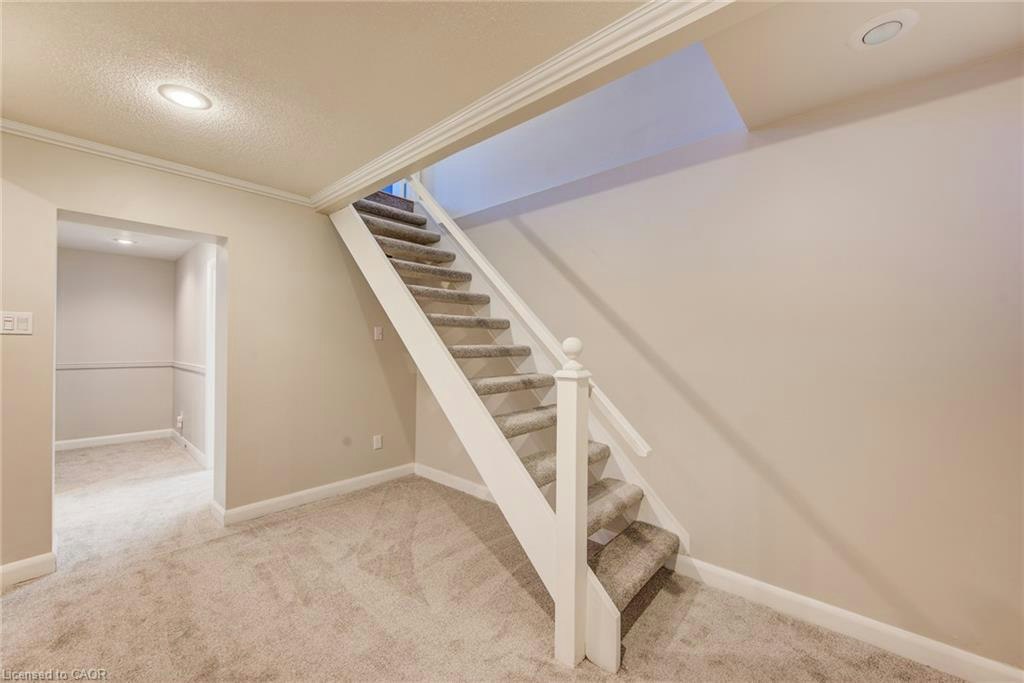 332 Longfellow Drive, Waterloo, ON, N2L 2S3 - 26