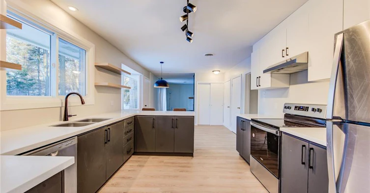332 Longfellow Drive, Waterloo, ON, N2L 2S3 - 3