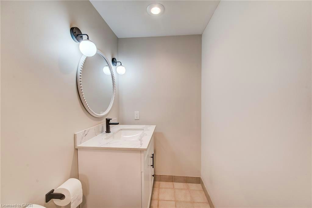 332 Longfellow Drive, Waterloo, ON, N2L 2S3 - 31