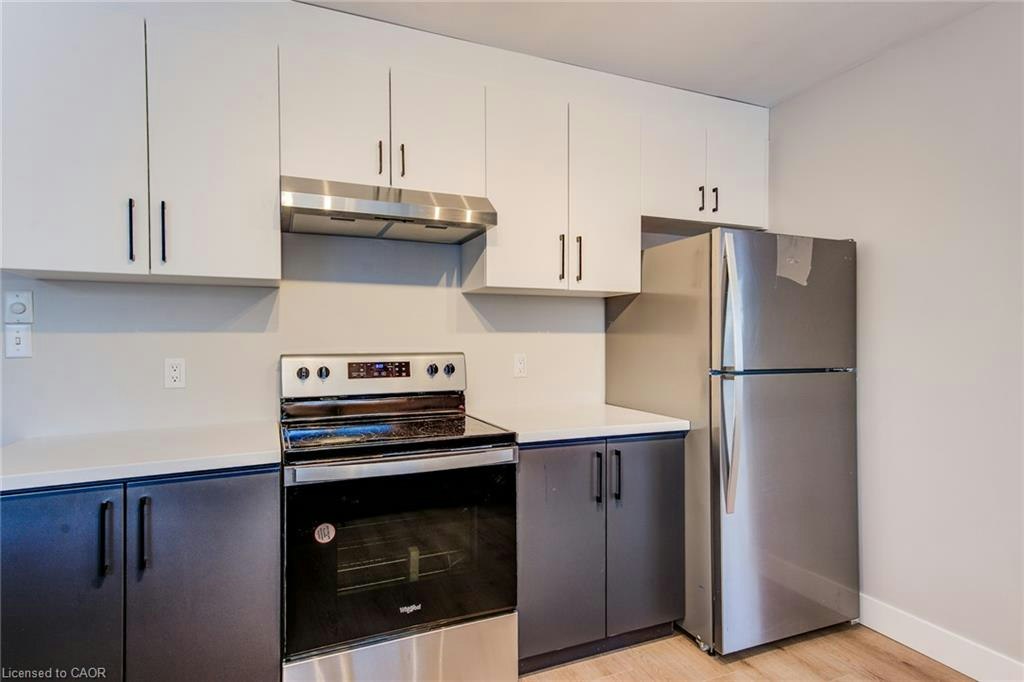 332 Longfellow Drive, Waterloo, ON, N2L 2S3 - 4