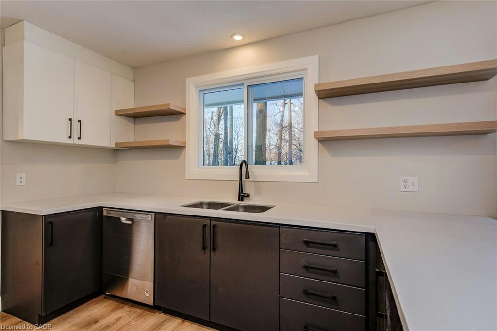 332 Longfellow Drive, Waterloo, ON, N2L 2S3 - 5