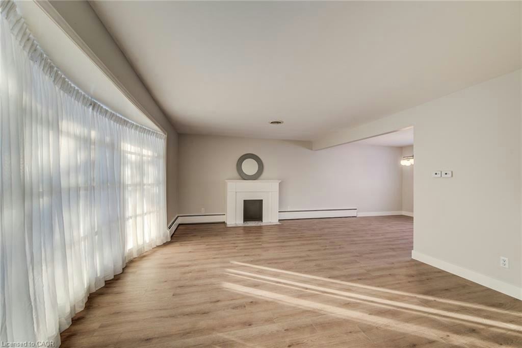 332 Longfellow Drive, Waterloo, ON, N2L 2S3 - 10