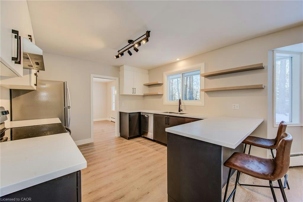 332 Longfellow Drive, Waterloo, ON, N2L 2S3 - 2