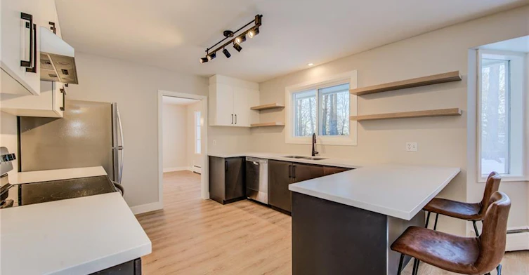 332 Longfellow Drive, Waterloo, ON, N2L 2S3 - 2