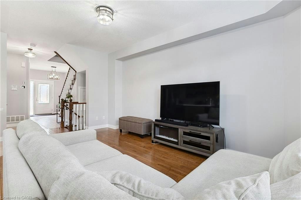 2092 English Crescent, Burlington, ON, L7L 7B3 - 10