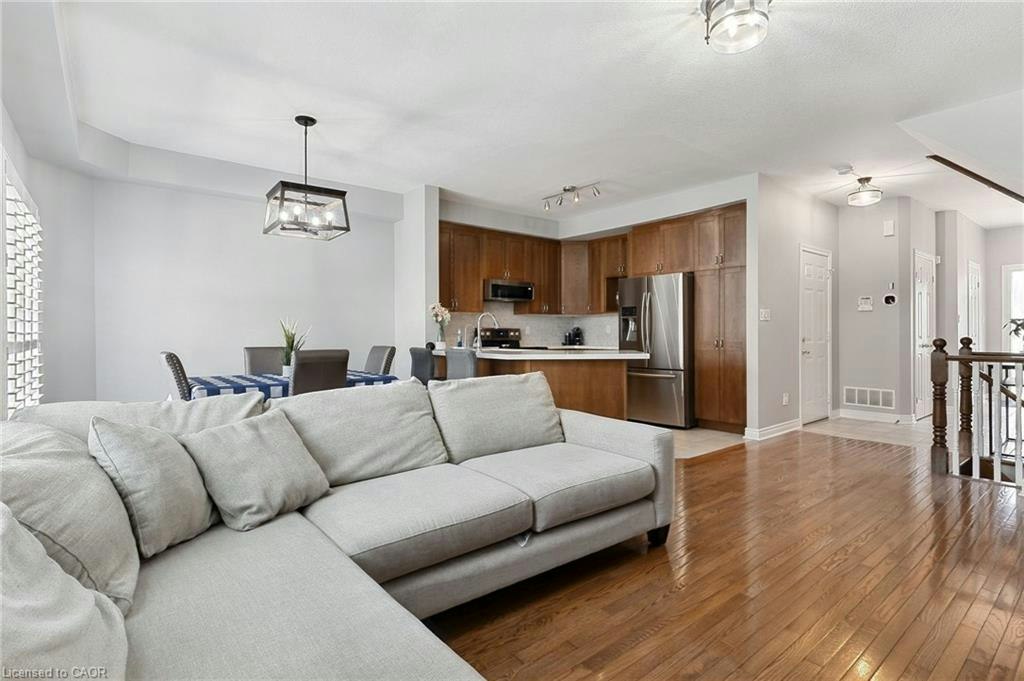 2092 English Crescent, Burlington, ON, L7L 7B3 - 9