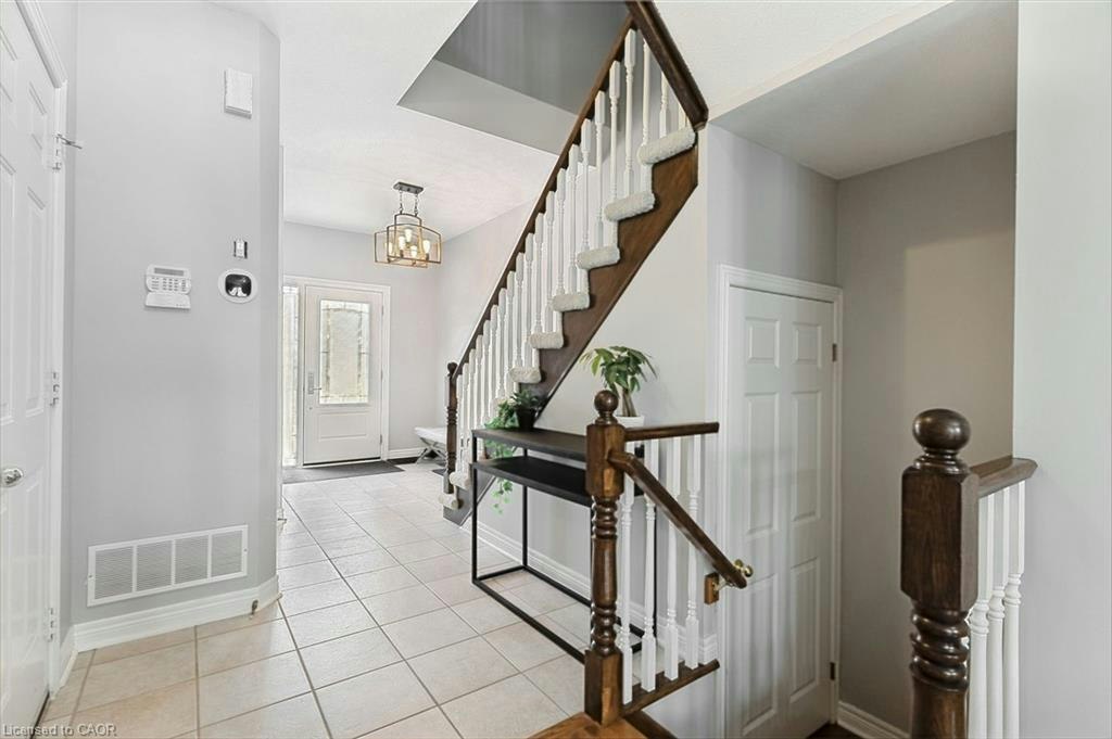 2092 English Crescent, Burlington, ON, L7L 7B3 - 3