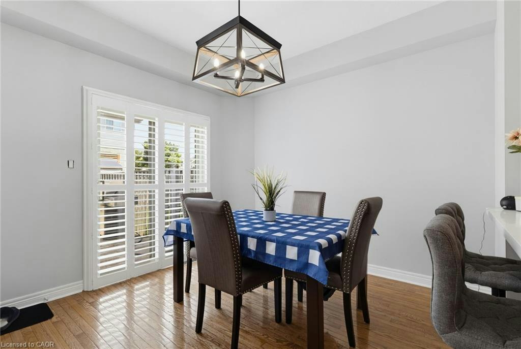 2092 English Crescent, Burlington, ON, L7L 7B3 - 11
