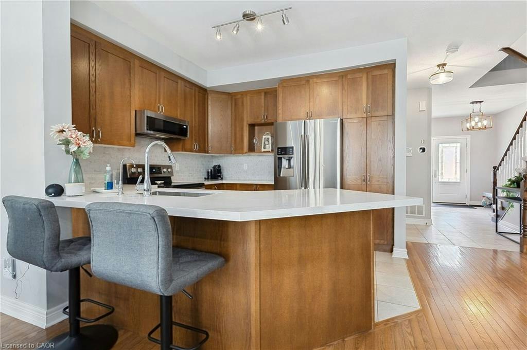 2092 English Crescent, Burlington, ON, L7L 7B3 - 5
