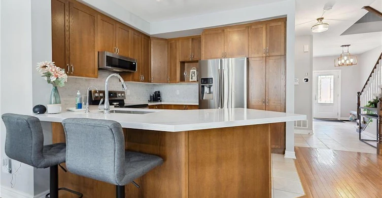 2092 English Crescent, Burlington, ON, L7L 7B3 - 5