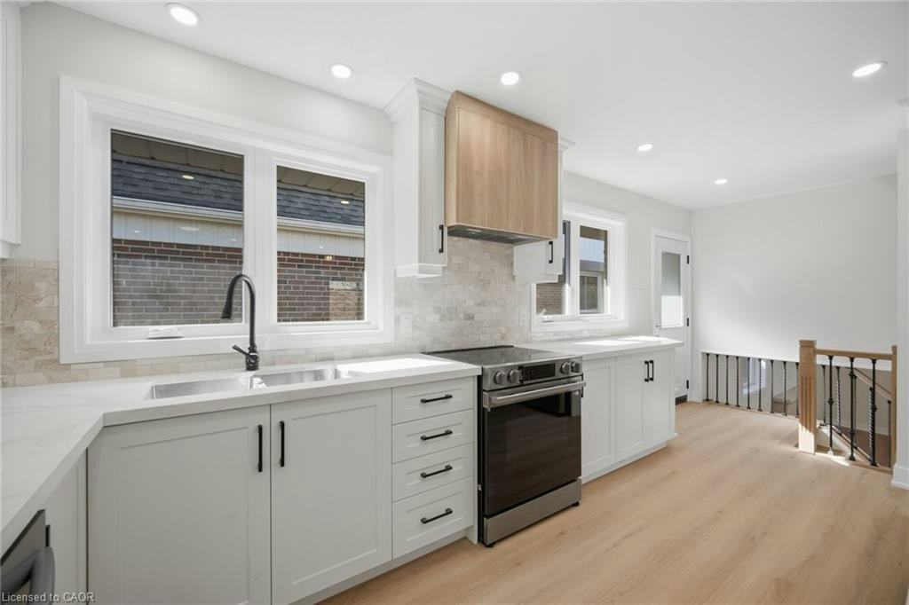 2651 Thorn Lodge Drive, Mississauga, ON, L5K 1L1