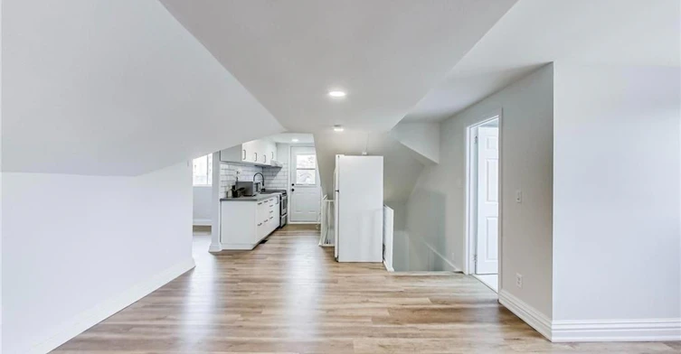 4-102 West Avenue S, Hamilton, ON, L8N 2S3 - 7