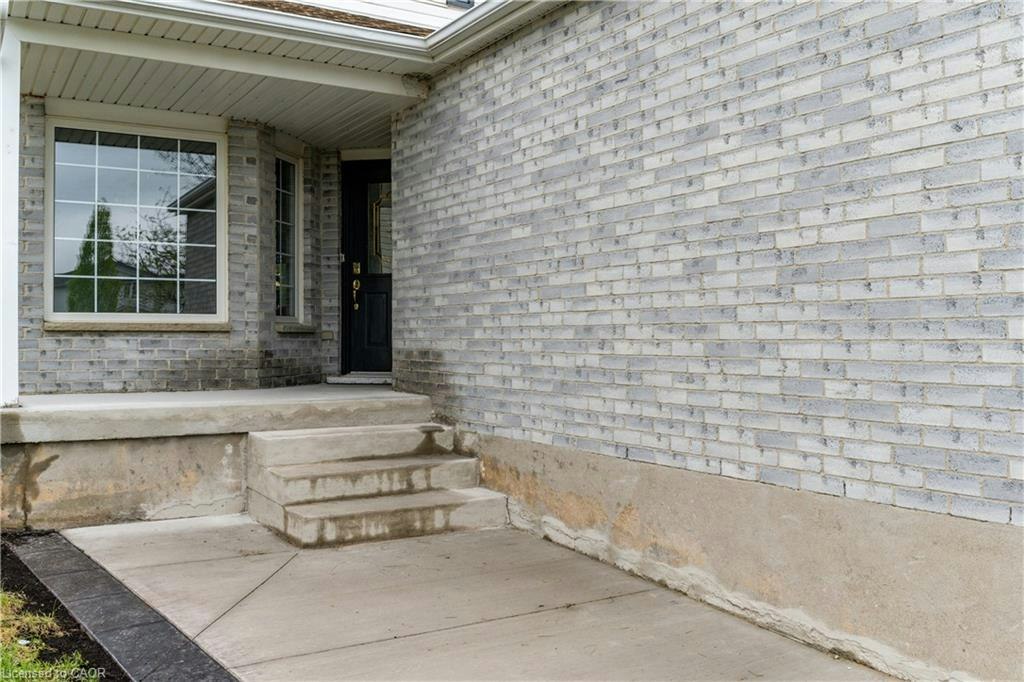 Upper-48 White Sands (Upper) Court, Kitchener, ON, N2E 3S4 - 2