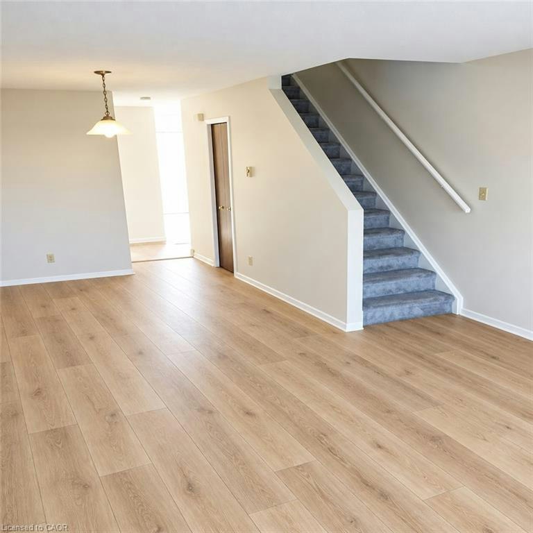 209-288 Grays Road, Hamilton, ON, L8E 1V5 - 3