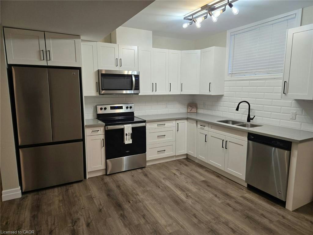 Lower-160 Beck Street, Cambridge, ON, N3H 2Y3