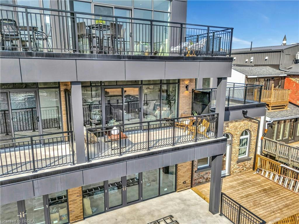 203-7 Grand River Street N, Brant, ON, N3L 2L9 - 32