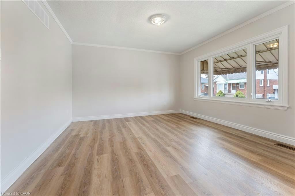 Main Floor-65 East 11th Street, Hamilton, ON, L9A 3T3 - 9