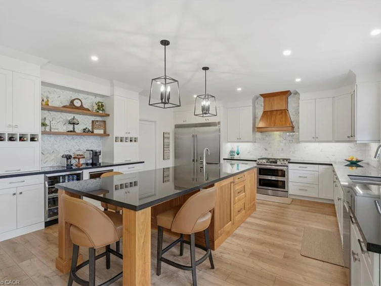 15 Saint Anthony Place, Hamilton, ON, L9C 0E4 - 14