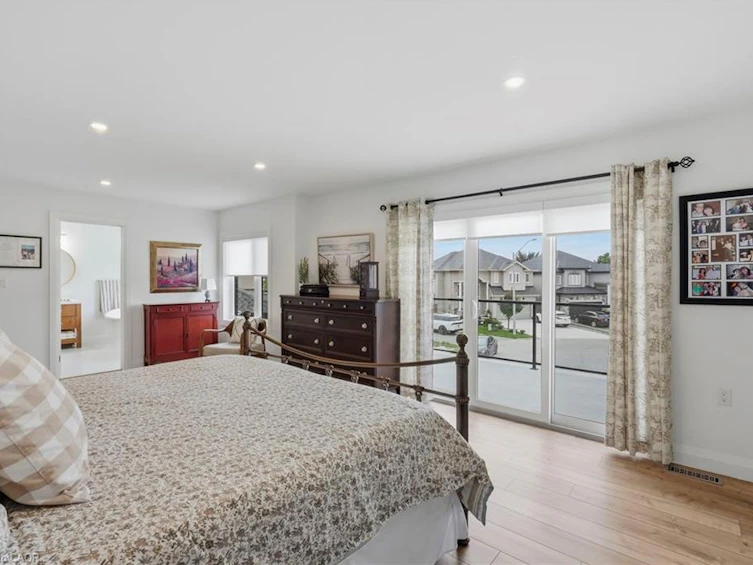 15 Saint Anthony Place, Hamilton, ON, L9C 0E4 - 23