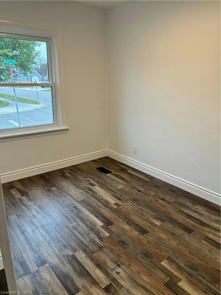 MAIN-246 East 27th Street, Hamilton, ON, L8V 3G4 - 4