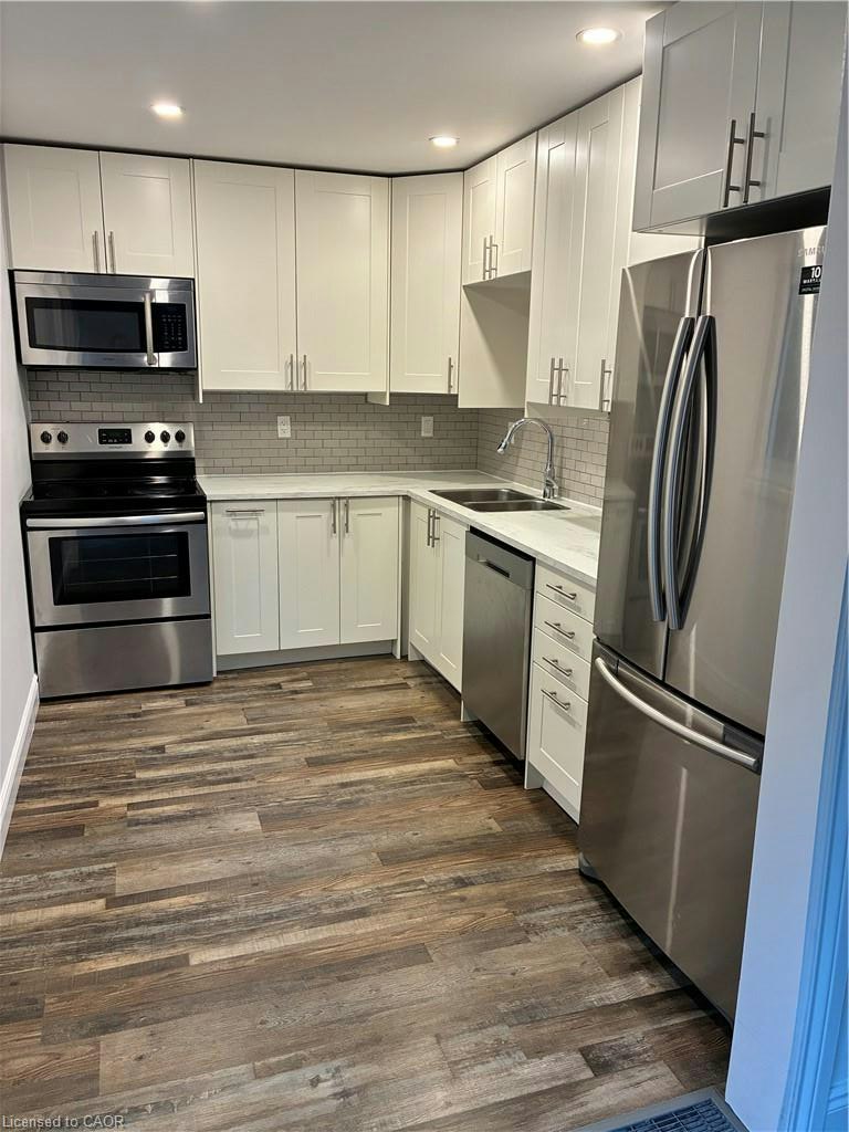 MAIN-246 East 27th Street, Hamilton, ON, L8V 3G4