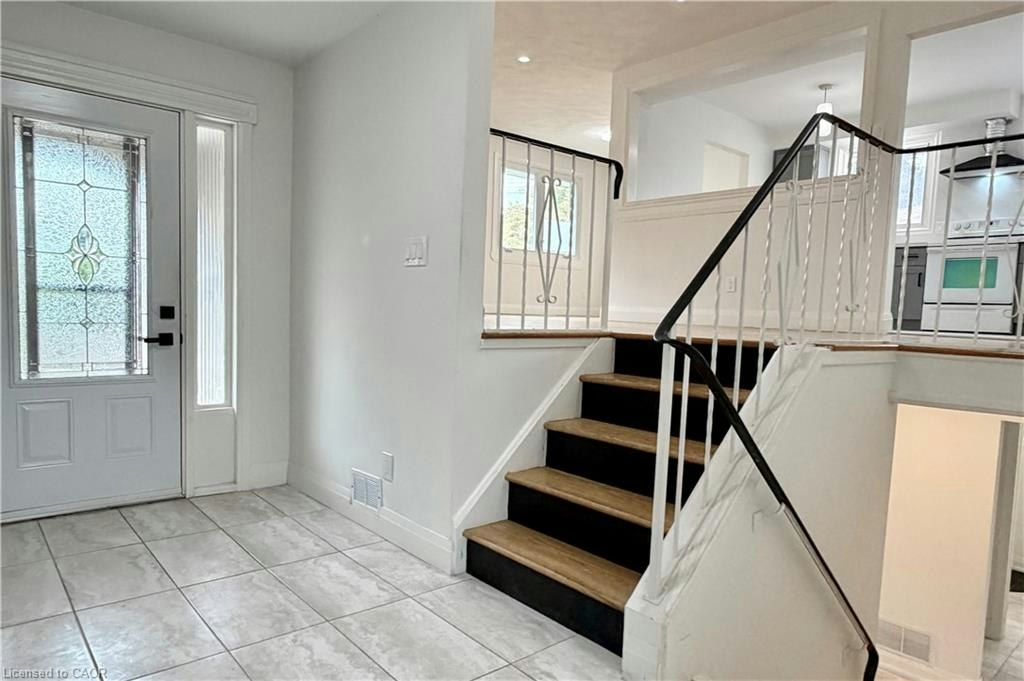 11 Glenmurray Court, Hamilton, ON, L8K 5Y3 - 5