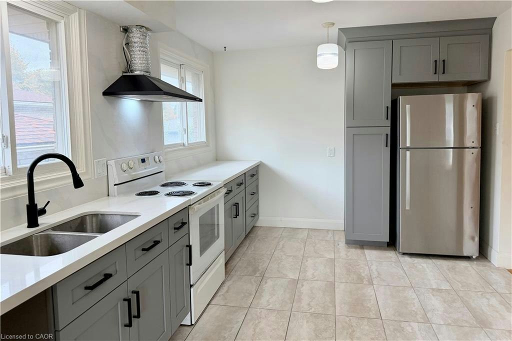 11 Glenmurray Court, Hamilton, ON, L8K 5Y3 - 10