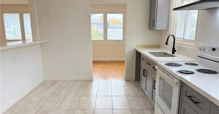 11 Glenmurray Court, Hamilton, ON, L8K 5Y3 - 11