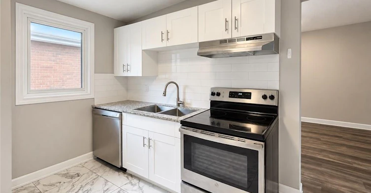 UPPER LEVEL-63 Sanatorium Road, Hamilton, ON, L9C 1Y4 - 10