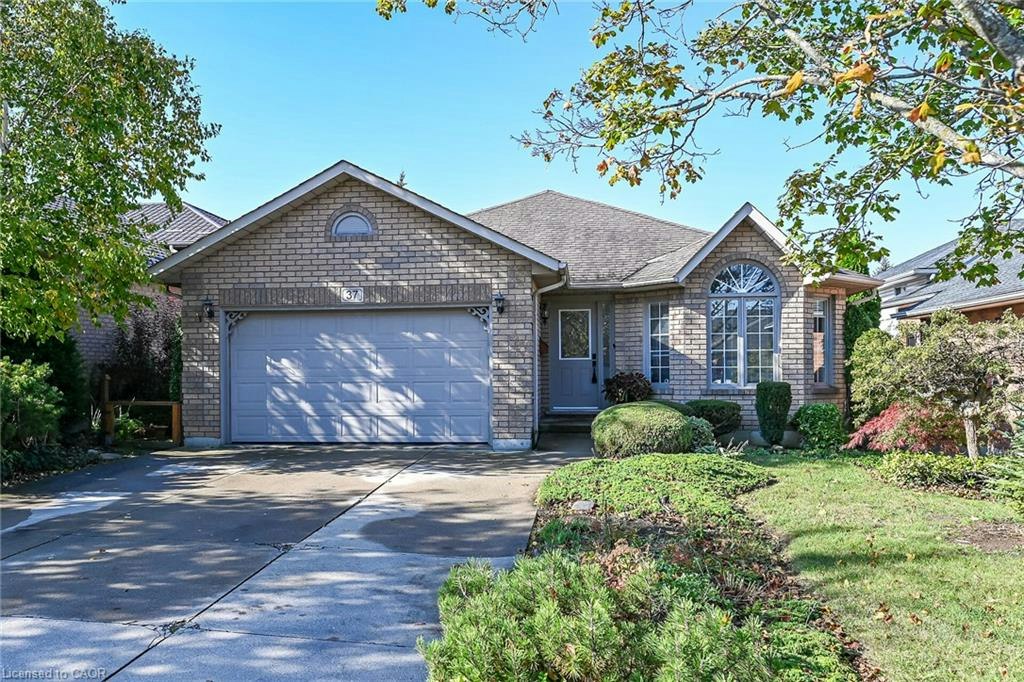 37 Glenhollow Drive, Hamilton, ON, L8J 3R8