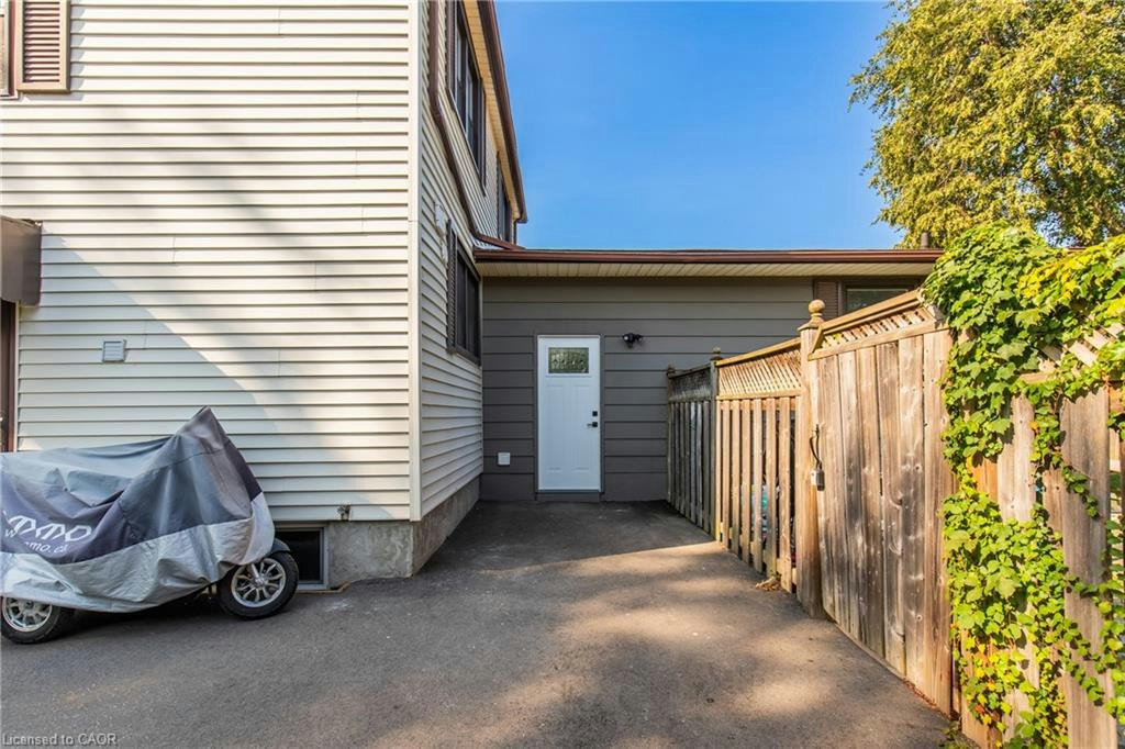 C-2 Thorndale Avenue, St. Catharines, ON, L2R 6A3 - 3