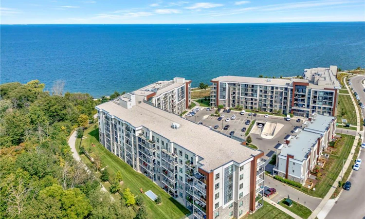 322-125 Shoreview Place