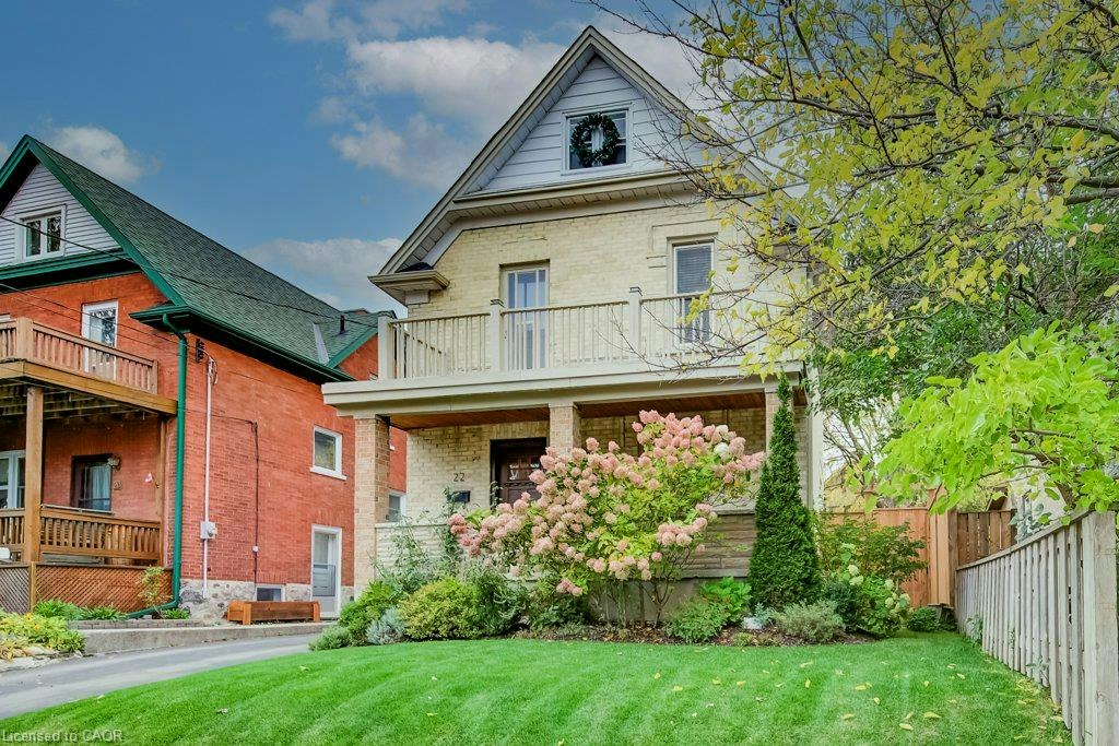 22 Whitney Place