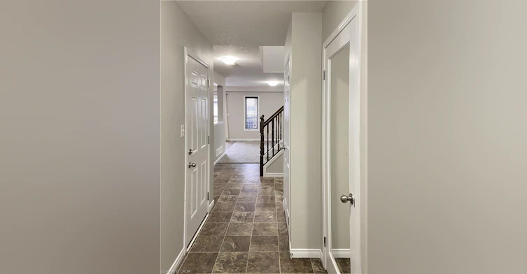 M48-7 Upper Mercer Street, Kitchener, ON, N2A 0B7 - 2