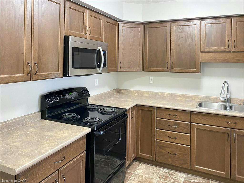 M48-7 Upper Mercer Street, Kitchener, ON, N2A 0B7 - 5