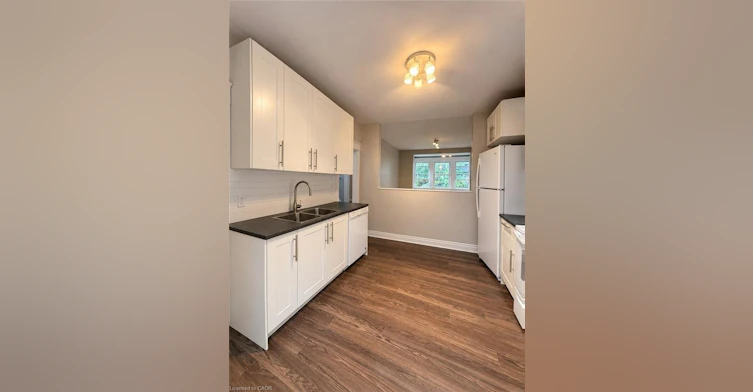 2-21 Gage Avenue S, Hamilton, ON, L8M 3C7 - 3