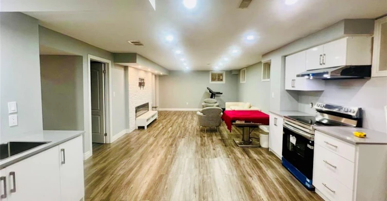 BSMT-109 Chartwell Circle, Hamilton, ON, L9C 4S2 - 2