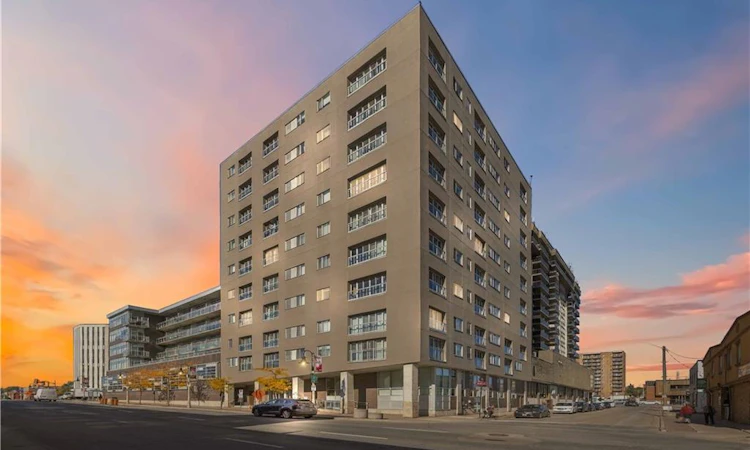 306-44 Bond Street W