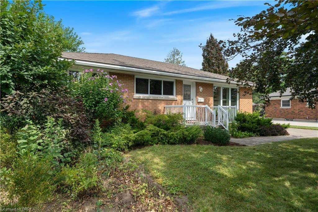 25 Wayne Drive, Brantford, ON, N3R 2Y6