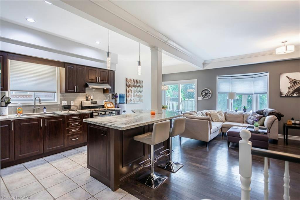 2138 Crosswinds Court, Burlington, ON, L7M 4K9 - 4