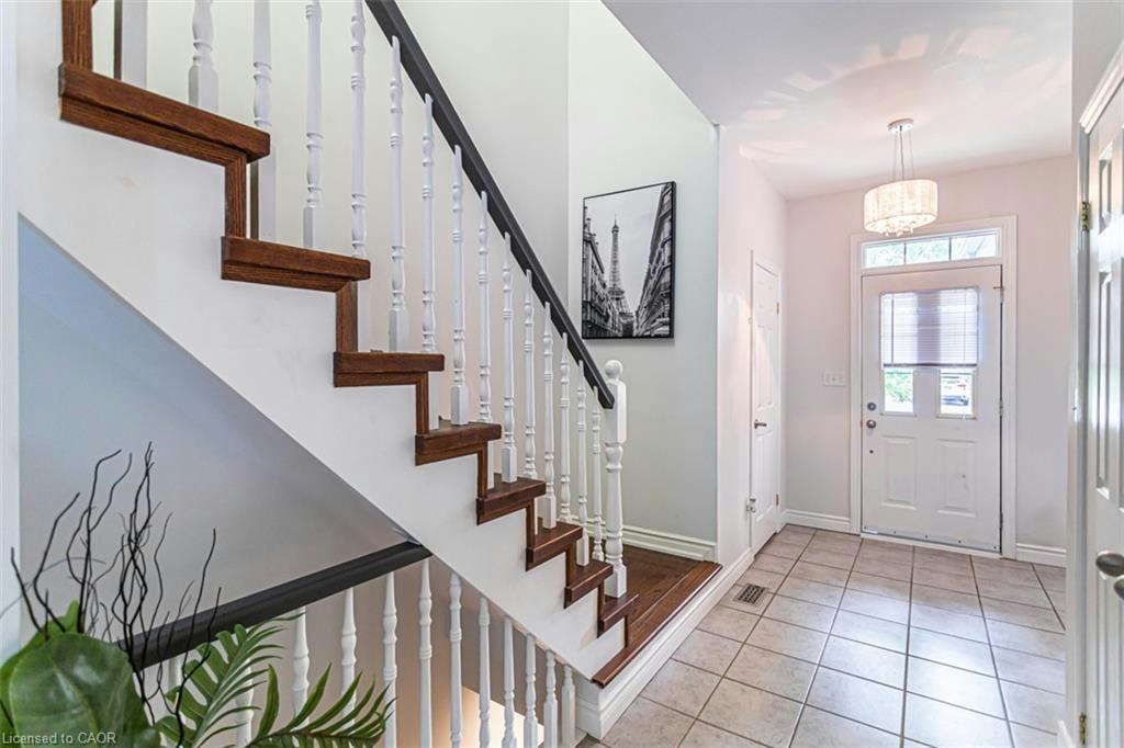 2138 Crosswinds Court, Burlington, ON, L7M 4K9 - 3